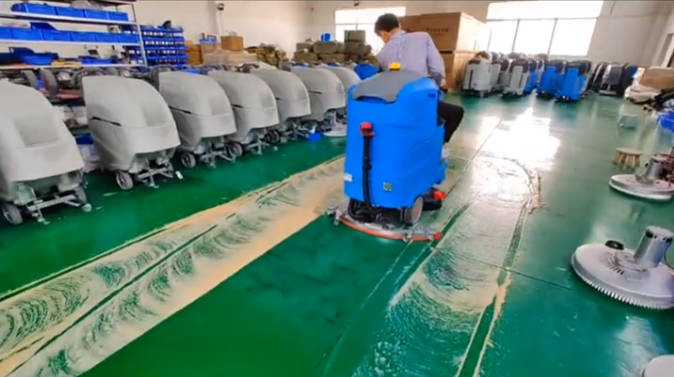洛阳2023年还在用人工的物业保洁不妨试试洗地机吧